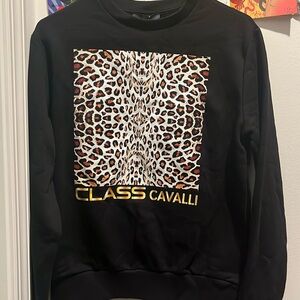 Black sweatshirt with animal print logo